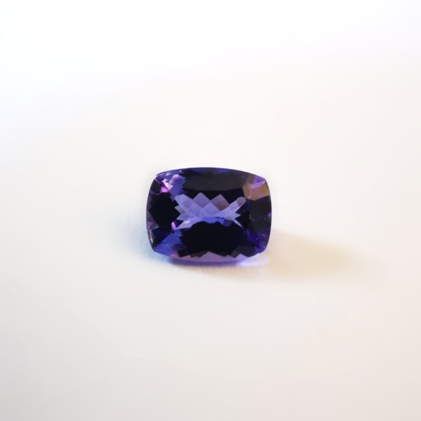 37868 tanzanite tonneau 8x6 1.57cts