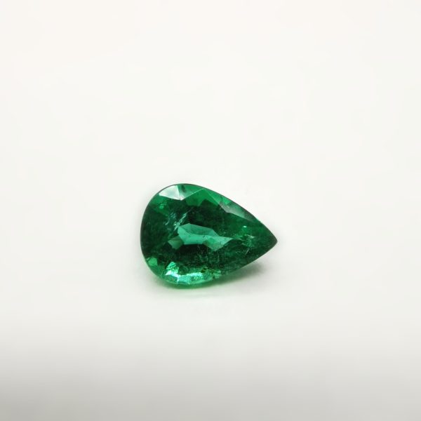 39303  émeraude poire 8X6 0.93cts
