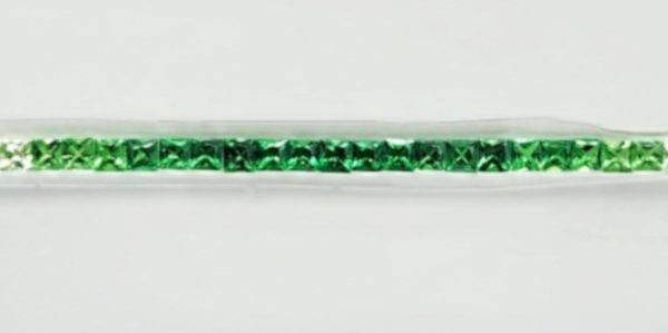 Lignes tsavorite carré 3x3 42299 9.25cts, 42300 8.97cts - 200€/lot