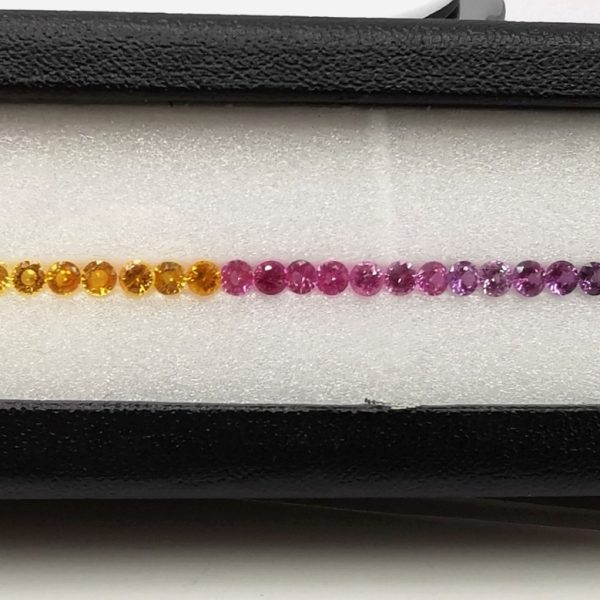 42529 Ligne saphirs fancy ronds 4mm 44p 15.00cts - 140€/lot