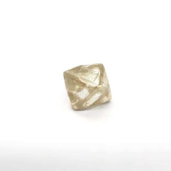 39755 Diamant brut/incolore jaune/ 4.10cts Afrique du Sud/Octaèdre