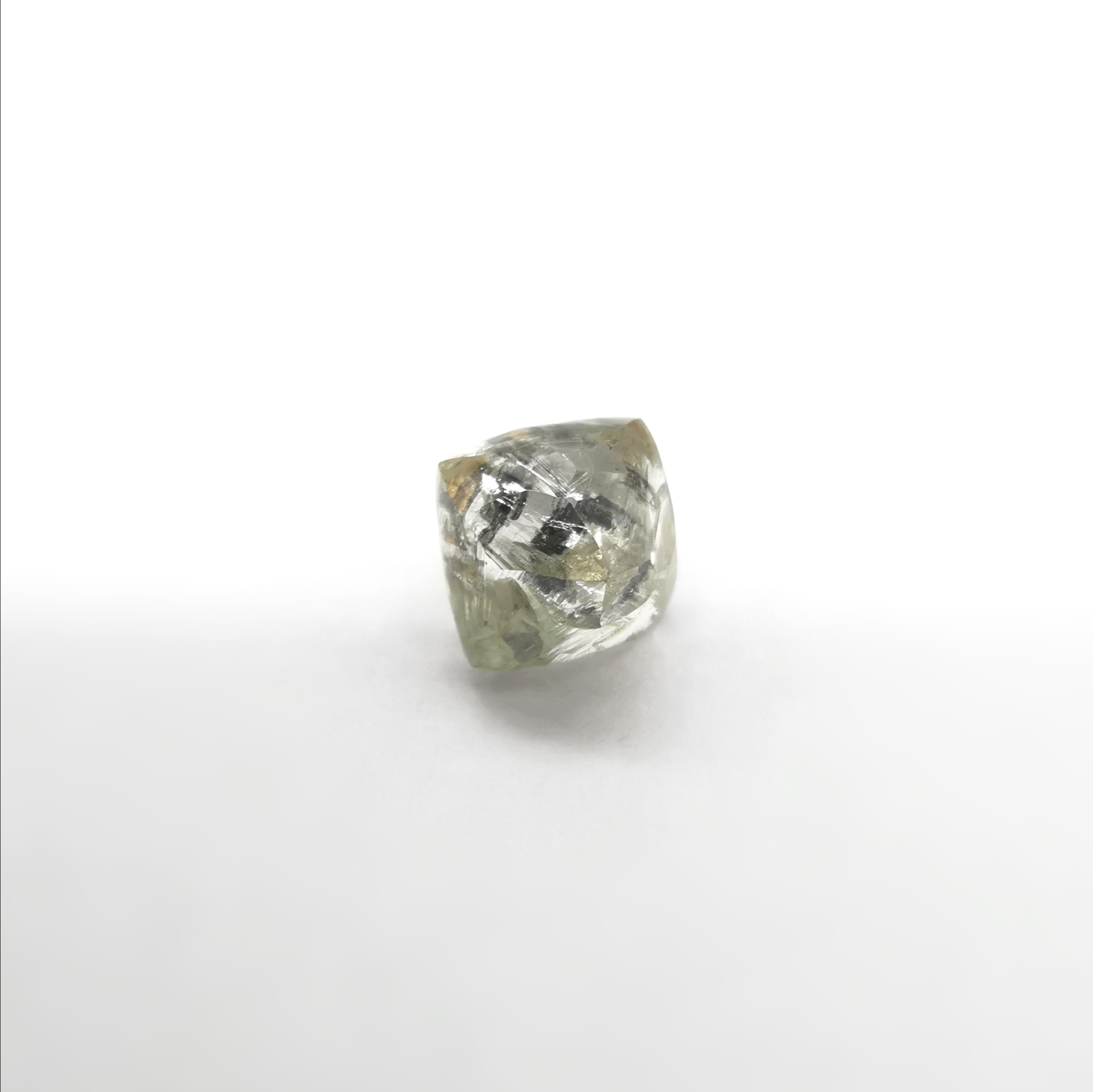 39755 Diamant Brut/octaèdre/4.36cts/incolore