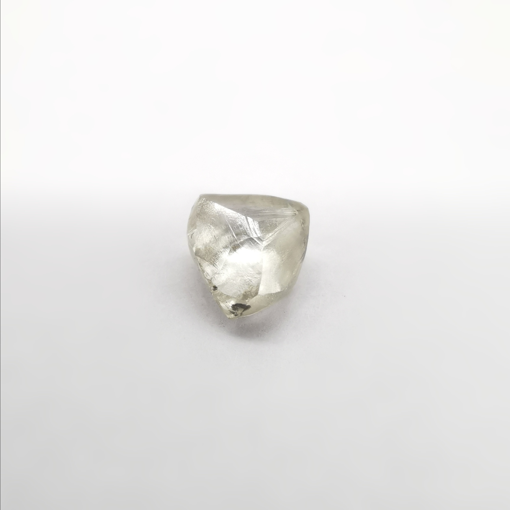 39755 Diamant brut/incolore/octaèdre 1.32ct