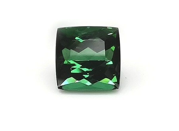 42700 TOURMALINE VERTE COUSSIN 11X11 ; 6.49CTS