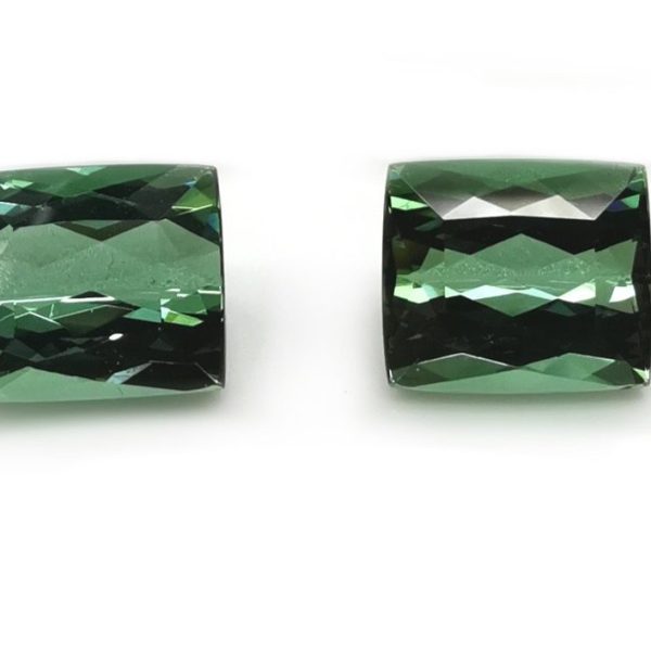 42701 TOURMALINES VERTES TONNEAUX 11X9.5 ; 11.10CTS