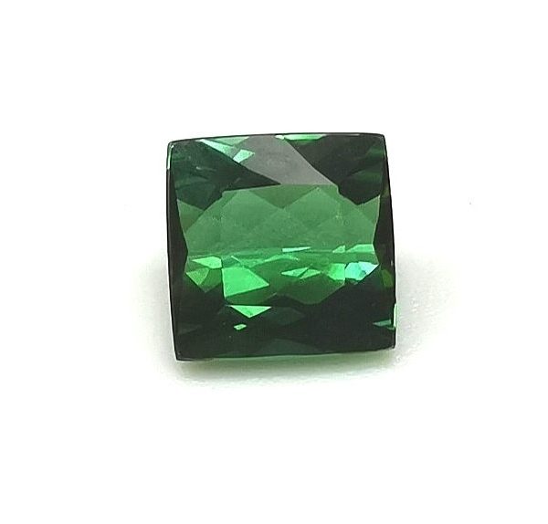 42706 TOURMALINE VERTE COUSSIN 10X10 ; 4.51CTS