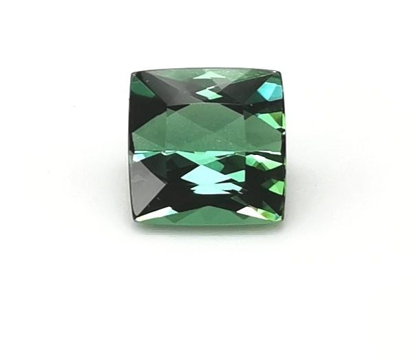 42707 TOURMALINE VERTE COUSSIN 11X11 ; 6.89CTS