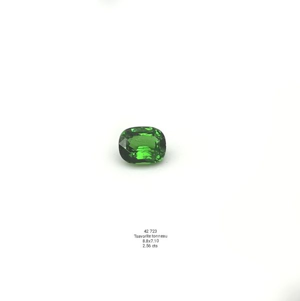 42723 TSAVORITE TONNEAU 9X7; 2.56CTS